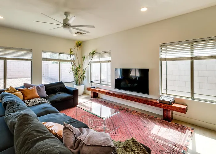Holiday home Relax Poolside! Retreat 2 Mi To Santan Mtn Casino *