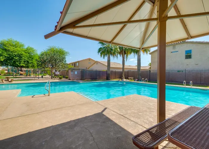 Relax Poolside! Retreat 2 Mi To Santan Mtn Casino Holiday home